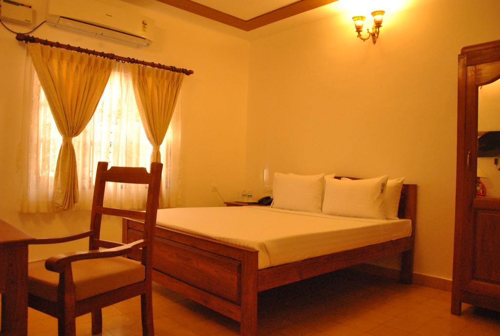 Hotel Cours Chabrol Puducherry Exterior foto