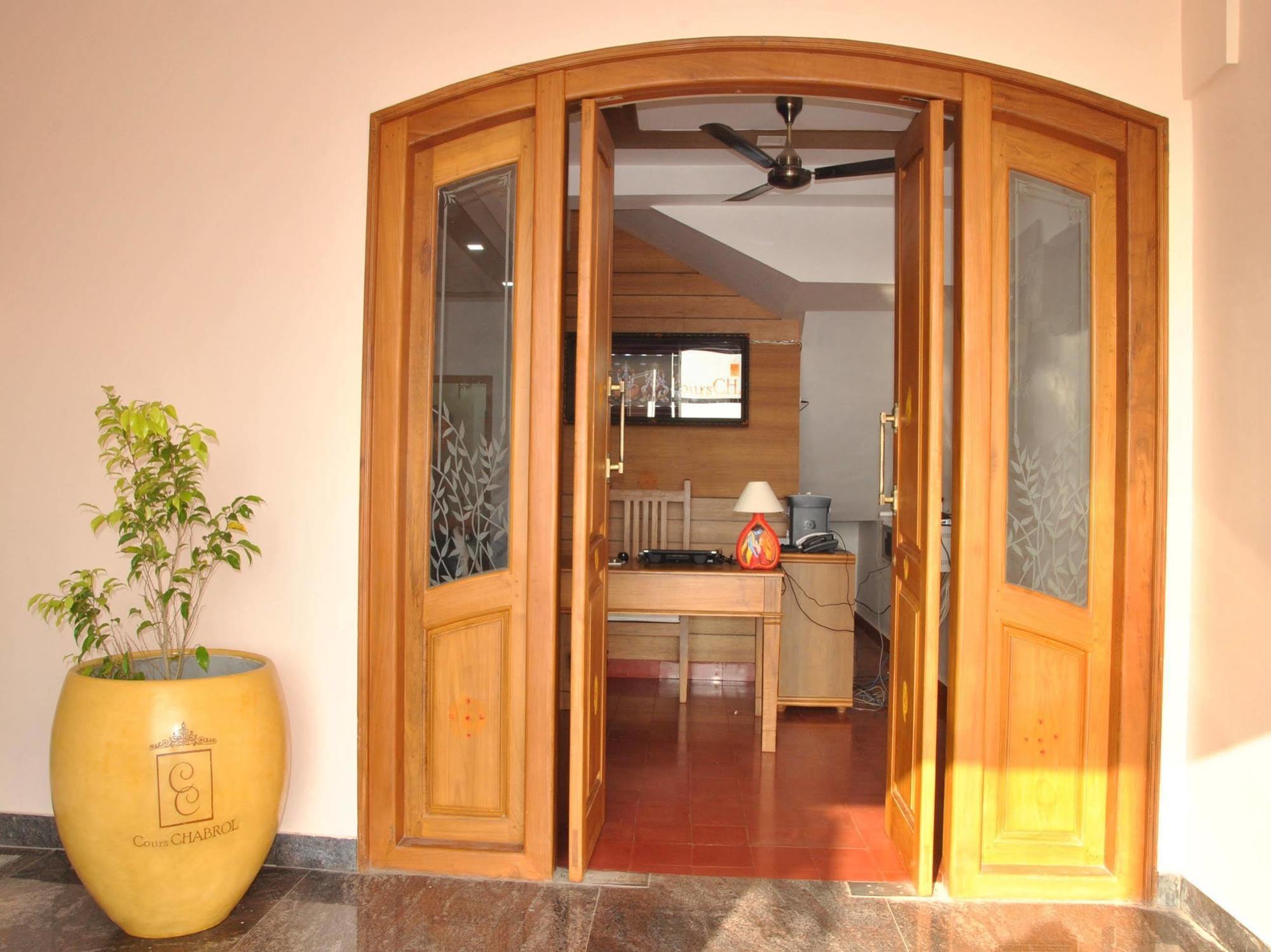 Hotel Cours Chabrol Puducherry Exterior foto